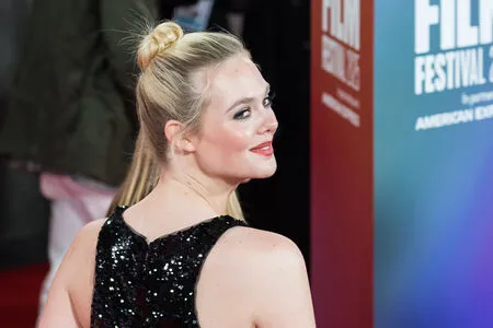 Elle Fanning OnlyFans Leaked Free Thumbnail Picture - #HunyWAo27i