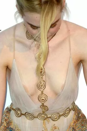 Elle Fanning OnlyFans Leaked Free Thumbnail Picture - #J0g4GI0TAl