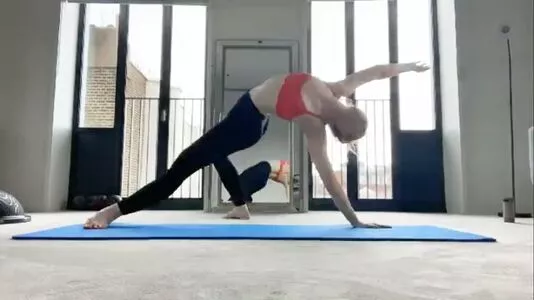 Elle Fanning OnlyFans Leaked Free Thumbnail Picture - #KshAtOomjE