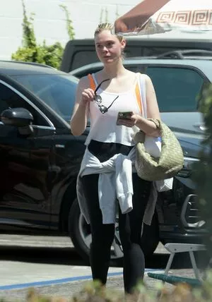 Elle Fanning OnlyFans Leaked Free Thumbnail Picture - #Lscx2g3uUn