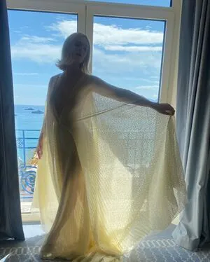 Elle Fanning OnlyFans Leaked Free Thumbnail Picture - #MwbjLadfBe