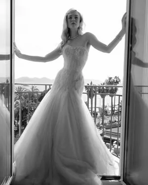 Elle Fanning OnlyFans Leaked Free Thumbnail Picture - #N1YaDsL3Ws