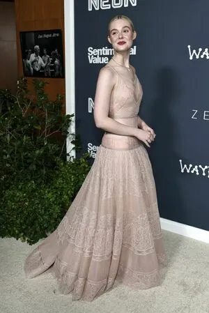 Elle Fanning OnlyFans Leaked Free Thumbnail Picture - #NKNOW5joYL