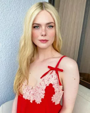 Elle Fanning OnlyFans Leaked Free Thumbnail Picture - #PLnIrpzWoI