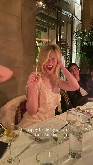 Elle Fanning OnlyFans Leaked Free Thumbnail Picture - #QCyVnNxIw1