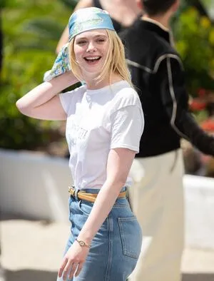Elle Fanning OnlyFans Leaked Free Thumbnail Picture - #RVInOM4fNA