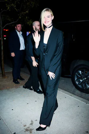 Elle Fanning OnlyFans Leaked Free Thumbnail Picture - #S2UcAkGjj2