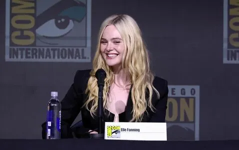 Elle Fanning OnlyFans Leaked Free Thumbnail Picture - #S5dk8p0Tx0
