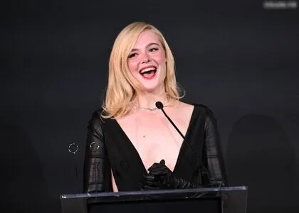 Elle Fanning OnlyFans Leaked Free Thumbnail Picture - #SONDg2n0A8