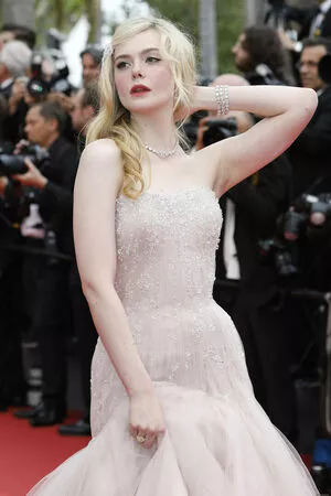 Elle Fanning OnlyFans Leaked Free Thumbnail Picture - #UnjlVJW1di