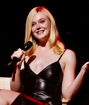 Elle Fanning OnlyFans Leaked Free Thumbnail Picture - #Xo7malARhy