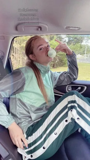 Elle Fanning OnlyFans Leaked Free Thumbnail Picture - #YKGOT11lAI