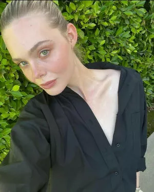 Elle Fanning OnlyFans Leaked Free Thumbnail Picture - #YOnAoqYuNM