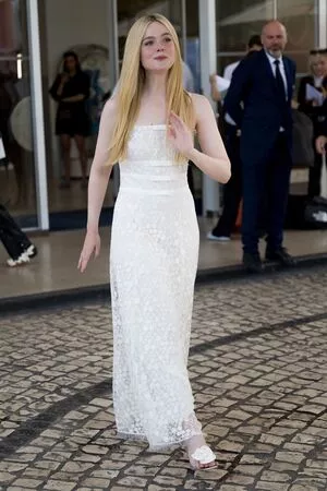Elle Fanning OnlyFans Leaked Free Thumbnail Picture - #aMMitXwyR8