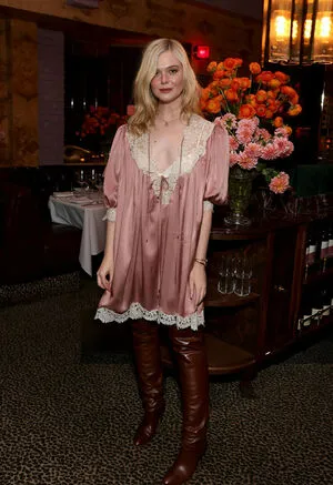 Elle Fanning OnlyFans Leaked Free Thumbnail Picture - #bo8ADMao87