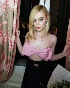 Elle Fanning OnlyFans Leaked Free Thumbnail Picture - #hYPNMetrq2