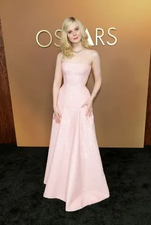 Elle Fanning OnlyFans Leaked Free Thumbnail Picture - #kPUXsGq810