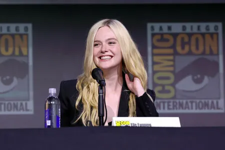 Elle Fanning OnlyFans Leaked Free Thumbnail Picture - #ku6ync6mQ3