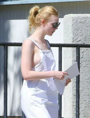 Elle Fanning OnlyFans Leaked Free Thumbnail Picture - #nAcE6oJ6qo