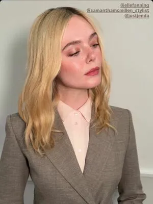 Elle Fanning OnlyFans Leaked Free Thumbnail Picture - #sGwzNH2Ico