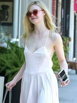 Elle Fanning OnlyFans Leaked Free Thumbnail Picture - #sJeadoRjuK