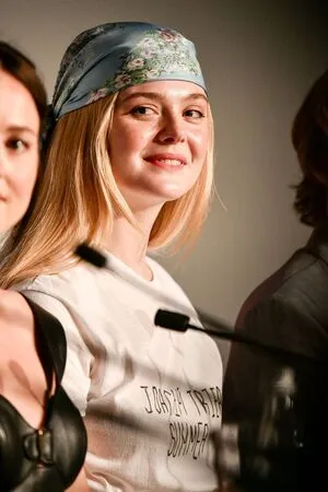 Elle Fanning OnlyFans Leaked Free Thumbnail Picture - #stEyySXjdA