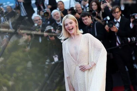 Elle Fanning OnlyFans Leaked Free Thumbnail Picture - #uGWBACoCAR