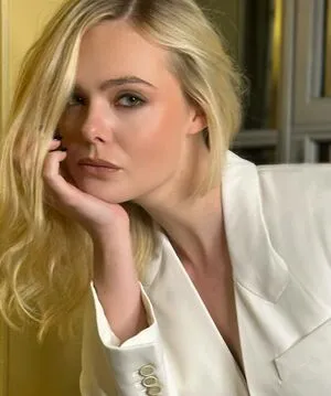 Elle Fanning OnlyFans Leaked Free Thumbnail Picture - #up0nUwY3bs