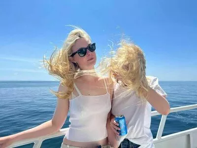 Elle Fanning OnlyFans Leaked Free Thumbnail Picture - #w0ai6VCyth