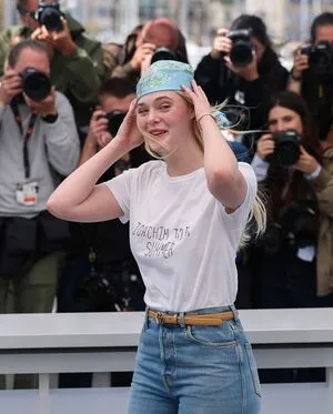 Elle Fanning OnlyFans Leaked Free Thumbnail Picture - #wWdxgmxKtc