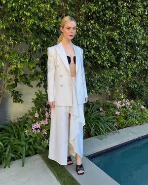 Elle Fanning OnlyFans Leaked Free Thumbnail Picture - #waTwUPTZBa