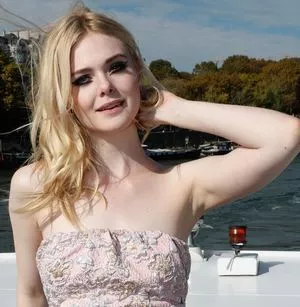 Elle Fanning OnlyFans Leaked Free Thumbnail Picture - #yFTMstZLWG