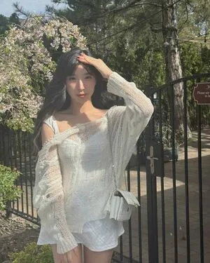 Elle Lee OnlyFans Leaked Free Thumbnail Picture - #thfMFrw2v6