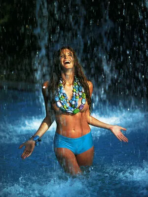Elle Macpherson OnlyFans Leaked Free Thumbnail Picture - #IEQEDfMD73
