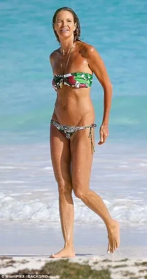 Elle Macpherson OnlyFans Leaked Free Thumbnail Picture - #MTppU3lXts