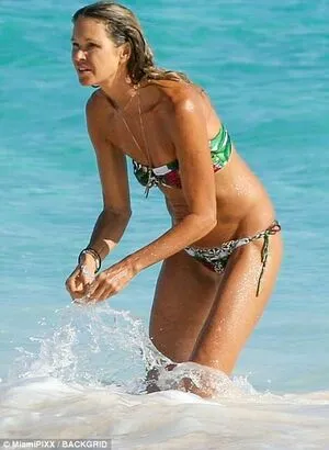 Elle Macpherson OnlyFans Leaked Free Thumbnail Picture - #NYPorG0yau