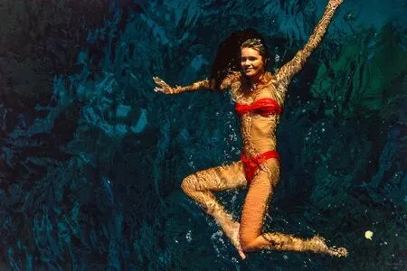 Elle Macpherson OnlyFans Leaked Free Thumbnail Picture - #c8IVHPMQtP