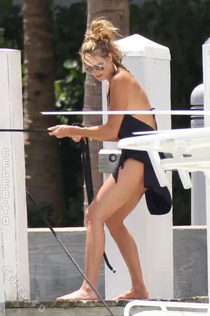 Elle Macpherson OnlyFans Leaked Free Thumbnail Picture - #fT5kTNqHJs