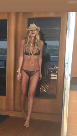 Elle Macpherson OnlyFans Leaked Free Thumbnail Picture - #lYyISLSAju