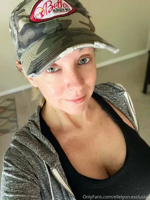 Ellelyon Exclusive OnlyFans Leaked Free Thumbnail Picture - #53nuTL3uCY