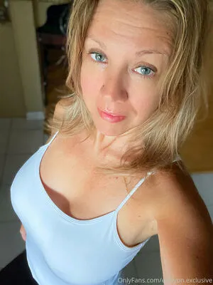 Ellelyon Exclusive OnlyFans Leaked Free Thumbnail Picture - #Rrm2VOFNWD