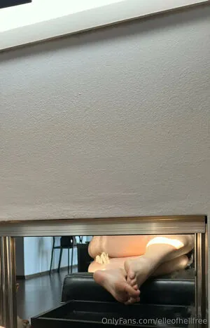 Elleofhellfree OnlyFans Leaked Free Thumbnail Picture - #4pAIDxfTz0