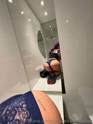 Elleofhellfree OnlyFans Leaked Free Thumbnail Picture - #IbL75sTNex