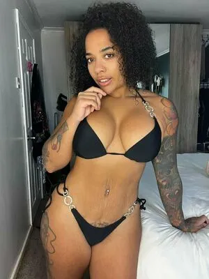 Ellepeachsworld Ellepeach The Bush Queen OnlyFans Leaked Free Thumbnail Picture - #RI3ppLb3Fc