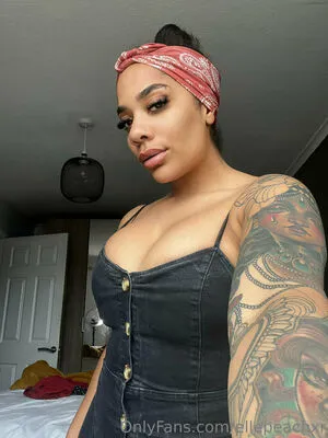 Ellepeachxr OnlyFans Leaked Free Thumbnail Picture - #5AtiYgg5Dn