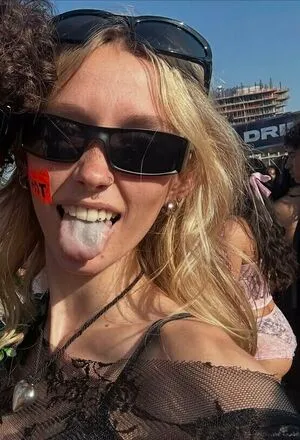 Ellesasmrr OnlyFans Leaked Free Thumbnail Picture - #1nF4QfWnWp