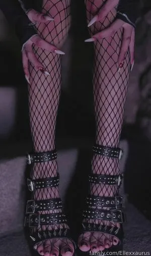 Ellesaurus23 OnlyFans Leaked Free Thumbnail Picture - #8xoq63NXKx