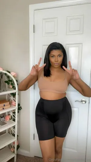 Elleseefree OnlyFans Leaked Free Thumbnail Picture - #R8jJwz2h6Y