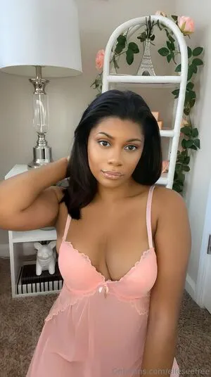 Elleseefree OnlyFans Leaked Free Thumbnail Picture - #bNfrs63bLe