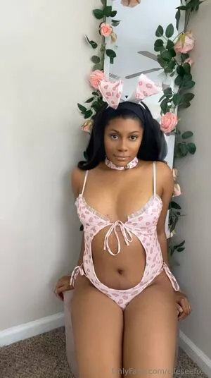Elleseefree OnlyFans Leaked Free Thumbnail Picture - #hSdvjuKSFL